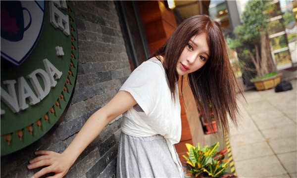 富宁想找一个女性生孩子给报酬-｛找个女人生孩子多少钱｝
